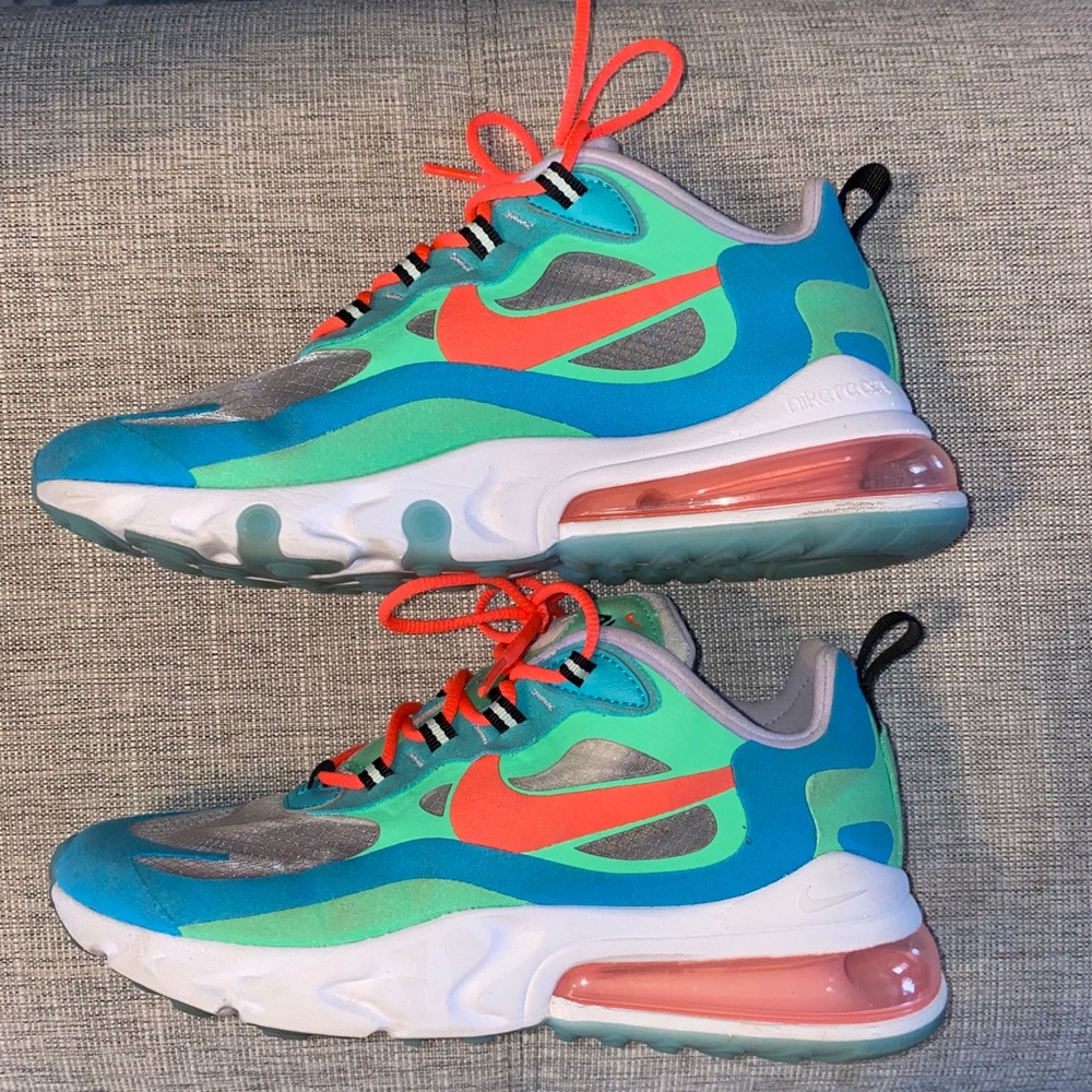 NIKE react
